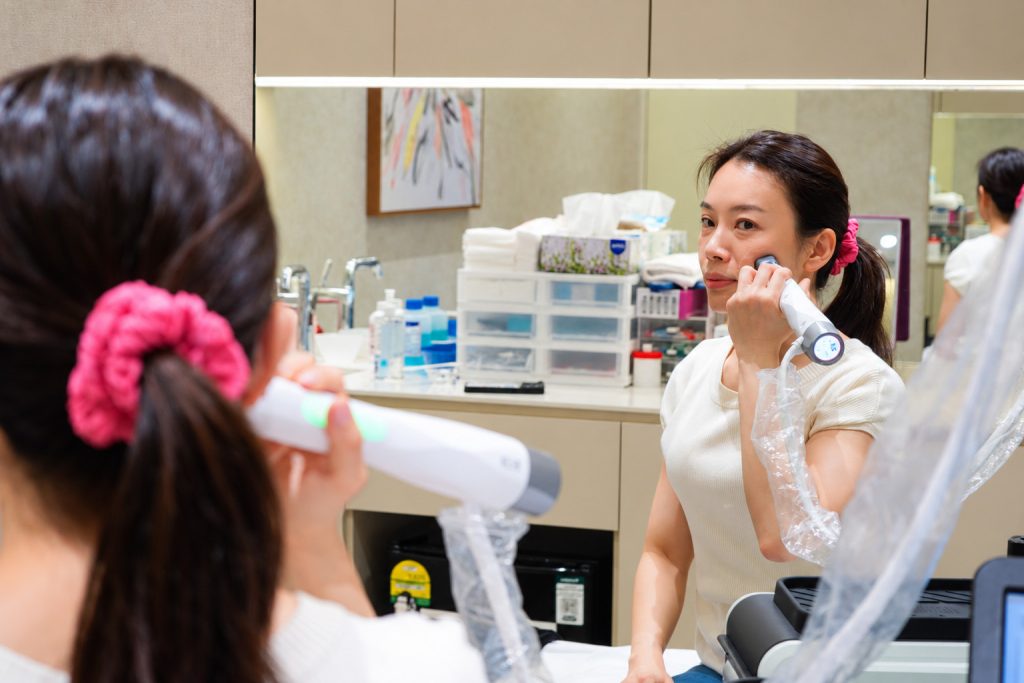 dr rachel ho performing xerf on herself